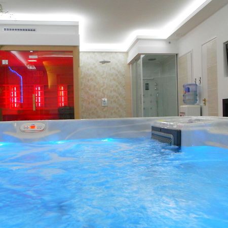 Katalin Boutique & Wellness Apartmanok Hajduszoboszlo Bagian luar foto