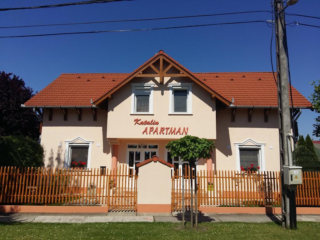 Katalin Boutique & Wellness Apartmanok Hajduszoboszlo Bagian luar foto