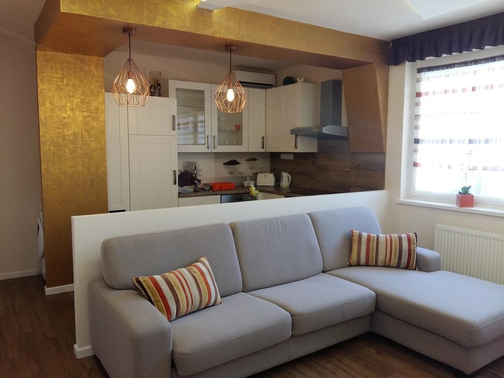 Katalin Boutique & Wellness Apartmanok Hajduszoboszlo Bagian luar foto