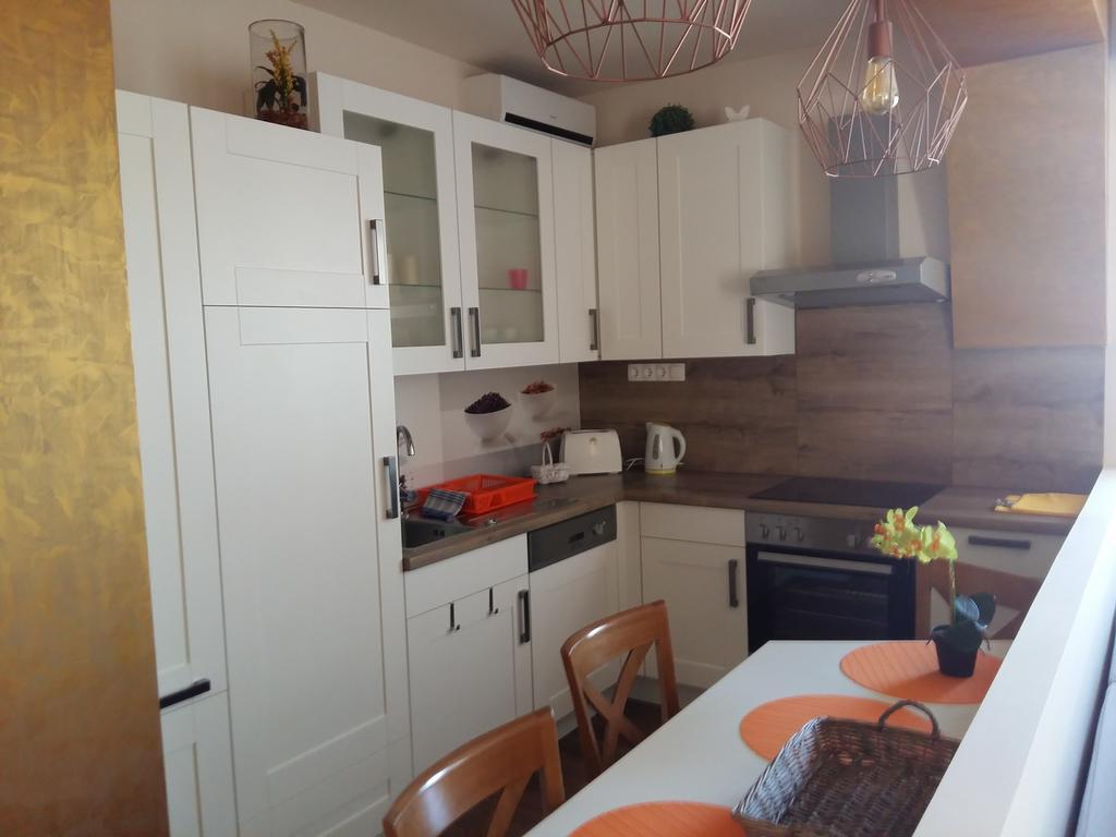 Katalin Boutique & Wellness Apartmanok Hajduszoboszlo Bagian luar foto