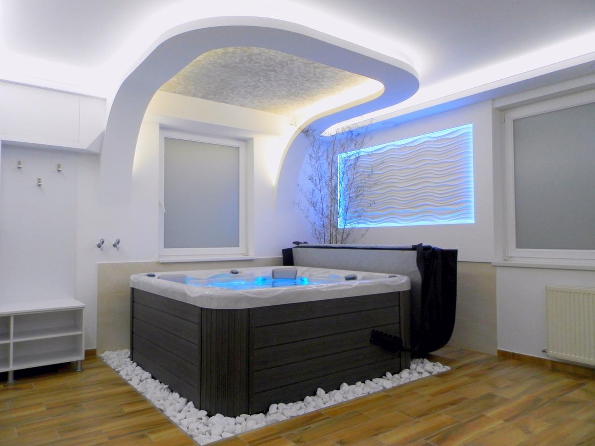 Katalin Boutique & Wellness Apartmanok Hajduszoboszlo Bagian luar foto