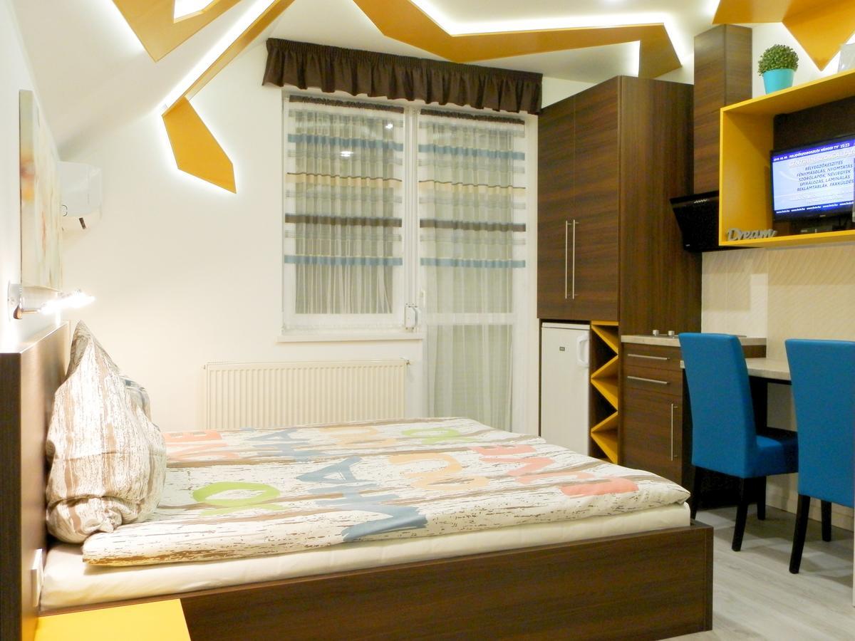 Katalin Boutique & Wellness Apartmanok Hajduszoboszlo Bagian luar foto